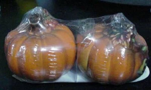  PUMPKIN SALT PEPPER SHAKERS Fall Thanksgiving Halloween NEW IN PACKAGE NIP - Picture 1 of 4