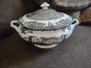 Johnson Bros "The Friendly Village" Large Soup Tureen W/Lid - Picture 1 of 13