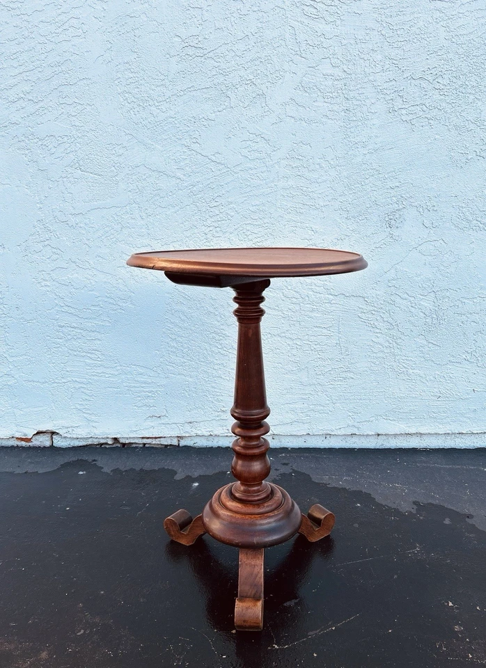 ¿Roble antiguo victoriano? Mesa ocasional/vino - Restaurada Foto 1 de 4