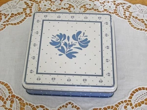 Pfaltzgraff Yorktowne Cornflower Blue Square Napkin Tin w/Lid  ~ - Picture 1 of 7