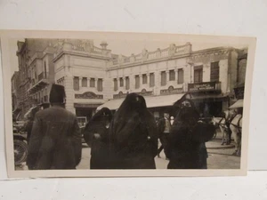 VINTAGE FOUND PHOTOGRAPH B&W OLD PHOTO 1930S CAIRO EGYPT STREET WOMEN BURKA PIC - Picture 1 of 3