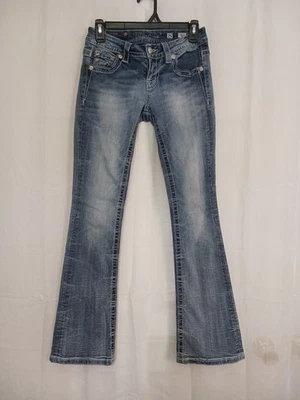 Pantalones de mezclilla para mujer Miss Me 25x30 corte bota tiro bajo elásticos embellecidos bolsillos traseros Foto 1 de 4