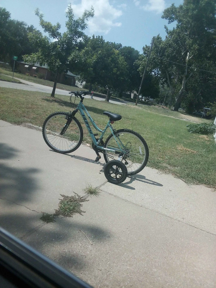 Bicicleta de montaña Huffy con rueda de 28 pulgadas  Foto 1 de 1