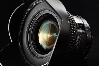 US duty paid Near Mint Nikon AF Nikkor 18mm f/2.8D Wide Angle Lens w/hood HB-8 - Image 1 of 4