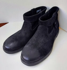 New UGG Classic Jesefene Mini Women's Boot - Black, Size 8 - Picture 1 of 7