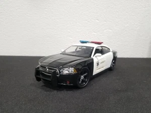 2011 DODGE CHARGER POLICE PURSUIT CAR MOTOR MAX 1:24 WHITE SHERIFF DIECAST AS-IS - Picture 1 of 21