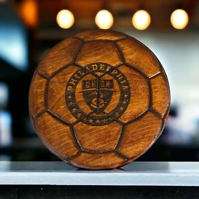 Placa de fútbol hecha a mano Philadelphia Union Foto 1 de 4