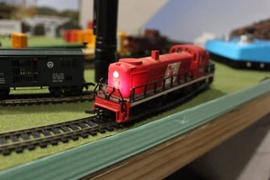 924088 Spur HO AHM Calco RS 2 Dummy Lokomotive mit Beleuchtung ohne Karton - Bild 1 von 5