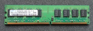 Samsung DIMM 1GB, DDR2-800, PC2-6400U, CL5-5-5-12 (M378T2953CZ3-CE7) - Bild 1 von 2