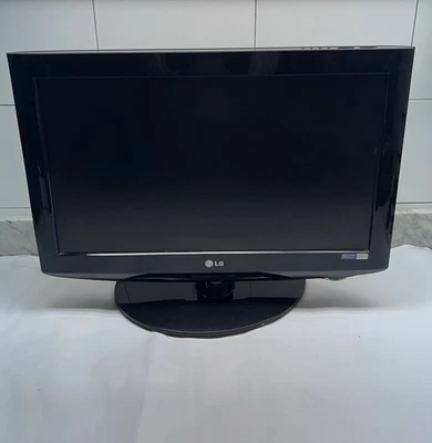 LG Monitor TV Flatron 22 " 26LH2000 67cmx45cm 2010 Flatscreen With Remote - image 1 of 4