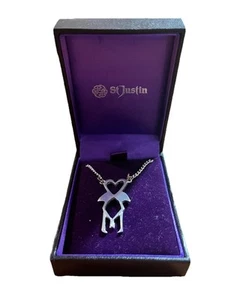 St Justin Heart Pendant- Very Good Condition - Picture 1 of 7
