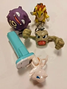 4 Vintage Pokemon items Mew Pez Dispenser SandSlash KeyR GeoDude Koffing Spinner - Bild 1 von 12