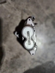 1993-1995 Yamaha V-Max VMX12 Vmax 1200 90-99 FZR600 RIGHT FRONT BRAKE CALIPER - Picture 1 of 3
