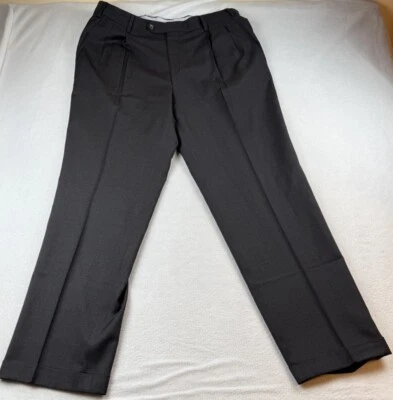 Kirkland Signature Dark Gray Checked 100% Wool Pleated Cuff Trousers Size: 36x32 - Image 1 of 4