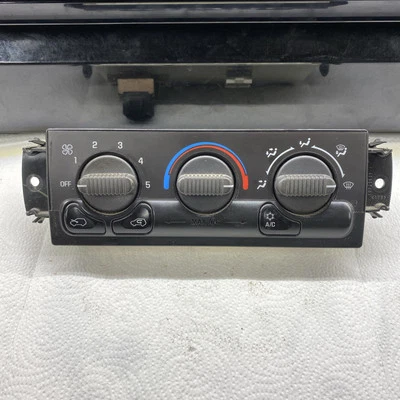 1999-2002 Chevy GMC Silverado Sierra Yukon Tahoe HVAC Heater Climate Control  - Image 1 of 4