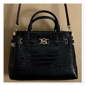Bolso Bandolera MICHAEL KORS Reed Grande Circonita cúbica Cinturón Cocodrilo Repujado Negro $598 - Imagen 1 de 8