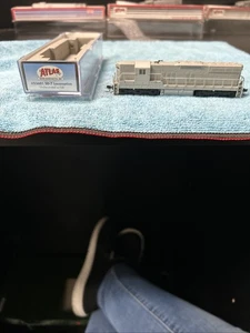 Atlas Spur N 53601 SD-7 Lokomotive undekoriert - Bild 1 von 8