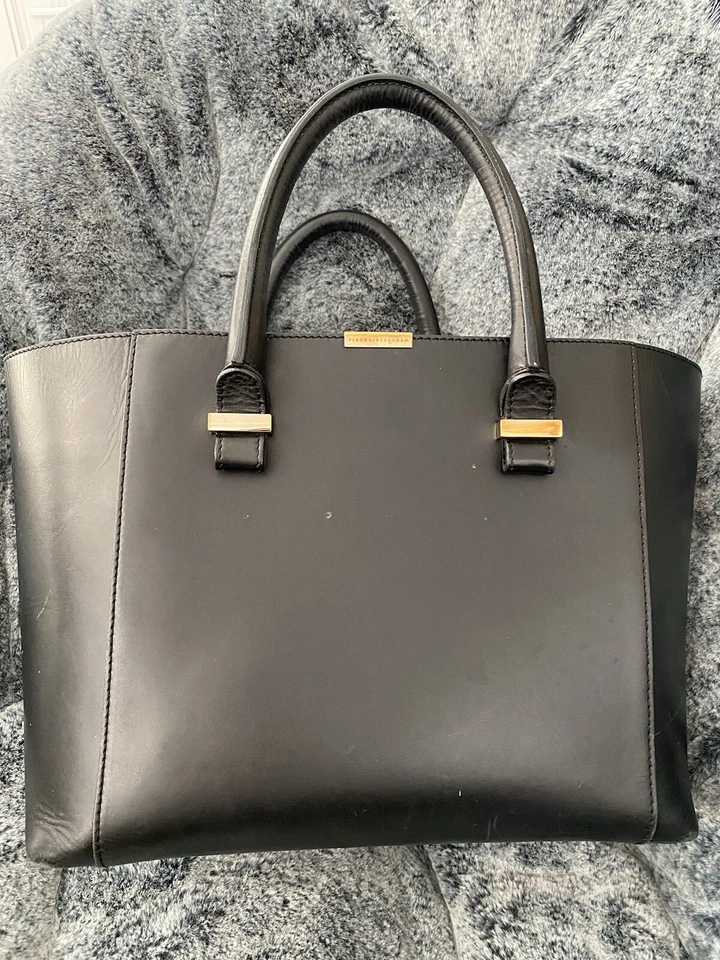 Bolso de Mano Victoria Beckham Quincy Cuero de Becerro Usado Negro Foto 1 de 4