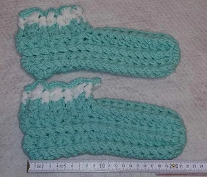 BETTSCHUHE WOLLSCHUHE FUSSWÄRMER SOCKEN HÜTTENSCHUH HAUSSCHUHE ECHTE HANDARBEIT - Bild 1 von 2