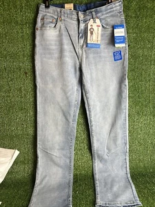 Boys Levi's 502 Tapered Fit Strong Performance Jeans in Regular 18 - Picture 1 of 7