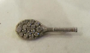 Spilla racchetta da tennis vintage tono argento strass PIn 2,25" - Foto 1 di 4