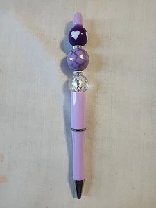 Perlenstift lila Stift dunkellila mit Herzen, helllila, klare gesprenkelte Perlen - Bild 1 von 3