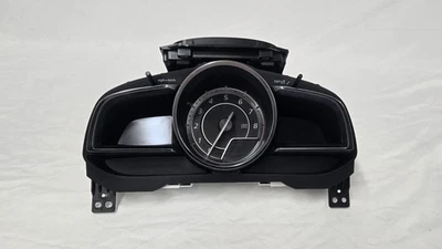 Cuadro de instrumentos velocímetro Mazda 3 2014-2016 2,5 L con conjunto de pantalla frontal. Foto 1 de 4