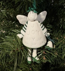 Hallmark 2002 Joy Angel Bell adorno de recuerdo blanco verde árbol de Navidad de colección - Imagen 1 de 8