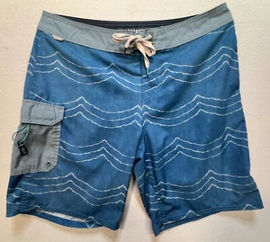 Reef Mens Board Shorts Wave Surf Swim Trunk Cargo Pocket Size 33 Blue Stretch - Picture 1 of 7