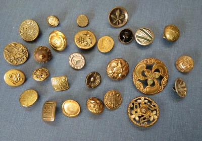 27 UNIQUE & VINTAGE FASHION BUTTONS - Image 1 of 4