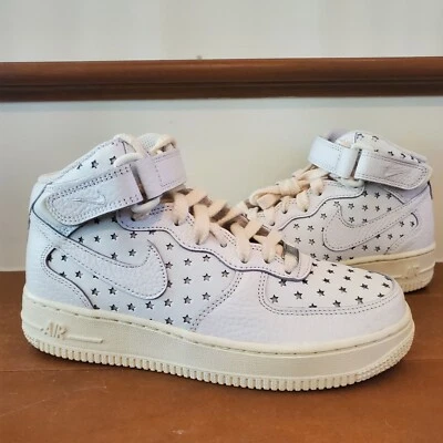 DS Nike Air Force 1 средний белый кокосовый 6 женщин 4,5 мужчин вырезать звезды DV3451-100 - Изображение 1 из 4