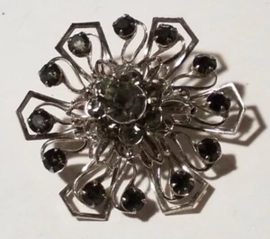 Stunning Vintage Brooch Ornate Pin Silver Color Metal Filigree Black Rhinestone - Picture 1 of 12