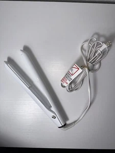 T3 SinglePass StyleMax Professional 1 Inch Flat Iron - White Model 77592 - Picture 1 of 5