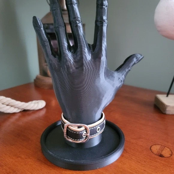 蔻驰Y2K黑色棕褐色皮革包裹式手链纯银925扣手链 — 第 1/4 张图片