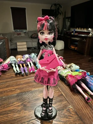 Monster High Draculara Picture Day Very Nice!! MINT!! - Image 1 of 4