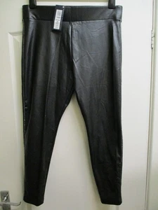 BNWT M&S SIZE 16 SHORT WOMENS BLACK PU LEGGINGS DIAMONTED SIDE STRIP WAS £25 - Picture 1 of 4
