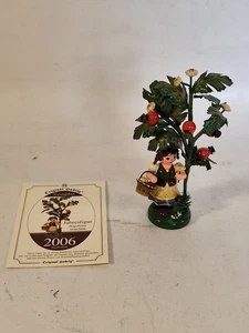 Hubrig Figur Jahresfigur Hagebutte 2006 Zertifikat Marienkäfer Korb Geschenk - Bild 1 von 6
