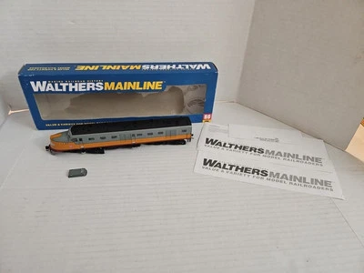 Walthers HO Scale MILW Milwaukee Road Alco DL109 Diesel Locomotive 910-9108 - Image 1 of 4