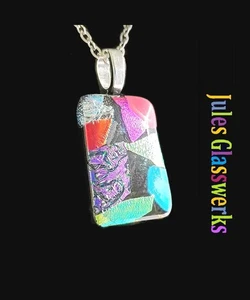 Collana con ciondolo in vetro fuso dicroico fatto a mano con catena #1685 - Foto 1 di 4