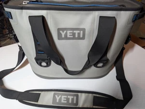 YETI Hopper 20 Bolsa Suave Enfriador con Cremallera con Correa para el Hombro Gris Azul (Descontinuado) - Imagen 1 de 9