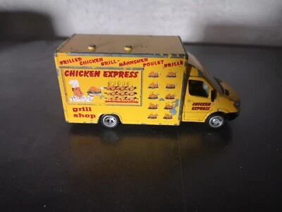 Modellino Siku 1:55 1933 Mercedes Benz carro pollo - Immagine 1 di 3