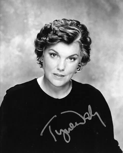 Tyne Daly Autogramm original signiert USA Schauspielerin Quincy - Emmy - Bild 1 von 1