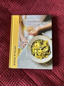 Cooking Fast and Slow: Easy, Comforting, (Mostly) Plant-Based Recipes Hardcover - Foto 1 di 2