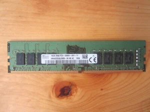 SK Hynix 16GB 2Rx8 2666 MHz DDR4 DIMM UNBUFFERED DESKTOP RAM PC4 HMA82GU6JJR8N - Picture 1 of 3