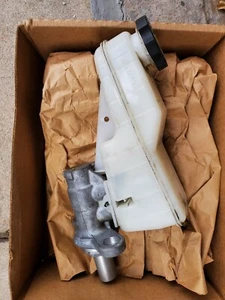 Brake Master Cylinder-Assembly ACDelco 84927729 - Picture 1 of 3