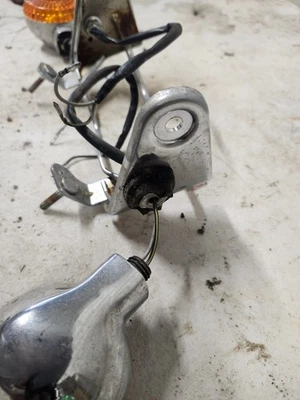 91 Kawasaki EL250 EL250E Eliminator Headlight Mount Bracket Ear Assembly - Image 1 of 4