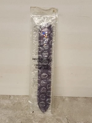 Avon Smooth And Sparkle Nail File B1 - Image 1 of 4