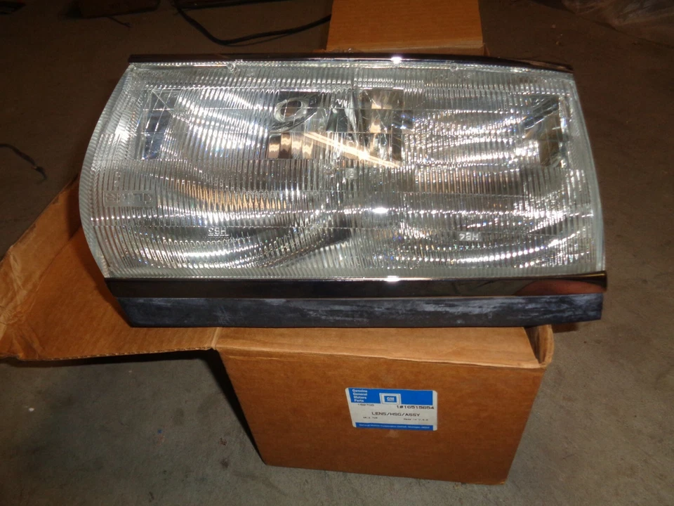 Faro oldsmobile regency 88 16515654 nos gm 1991, 1992, 1993 Foto 1 de 1