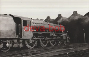 Railway Photo LMS Black 5 45225 Stockport Edgeley Shed 1965 Stanier 4-6-0 Loco - Foto 1 di 1
