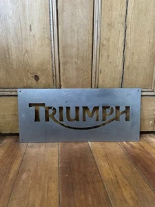 TRIUMPH Metal Sign -Garage Sign- CLASSIC CAR- 45 cm x 20 cm - Picture 1 of 3